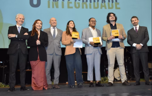 Grupo-reunido-1024×688-1-1